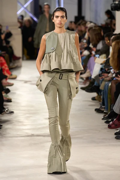Look 13